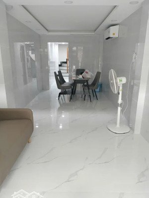 bán nhà mặt phố nhật tảo, 10,8 tỷ, 30m2, đẹp, nhiều tiện ích hot!