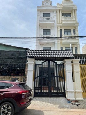 chủ hạ giá 500tr bán căn nhà đẹp giá đầu tư tặng nguyên bộ nội thất đẹp mua ở cho thuê đều được