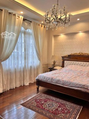 cho thuê bt 6pn, 6wc 105 triệu, 192m2 ở thảo điền, q2, hcm