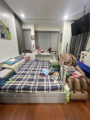 nhà ở ngay, vỉa hè, đường 12m, 60m2 (5x12), kdc gần làng đại học, nhỉn 6 đồng tl