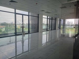 chính chủ cho thuê tầng 2 diện tích 330m làm phòng gym,văn phòng công ty,nhà hàng nhật,hàn cao cấp.
