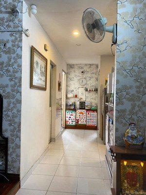 cần bán 1 căn hộ đẹp, khu vip kiến thiết, cạnh ga tàu điện metro thủ đức