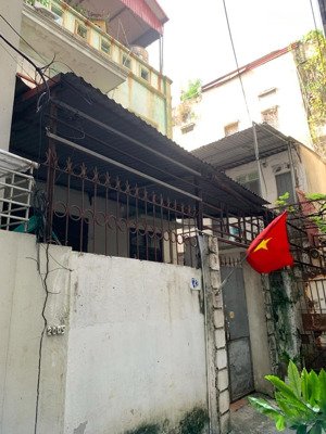 nguyên xá dt 125m2x 3 tầng, mt 12m, ngõ rộng vài bước ra ql 32,dòng tiền,khu vực sầm uất, giá 19tỷ