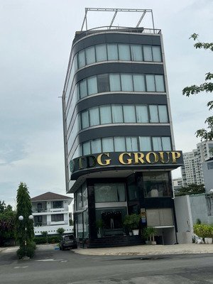 góc 2mt võ văn kiệt, quận 1. 8mx18m - xd: hầm 7 tầng - hđt: 250triệu - giá 80tỷ