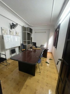 cho thuê mặt sàn tầng 2 làm văn phòng, diện tích 70m2, tại cầu giấy, hà nội