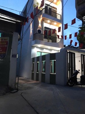 chính chủ gửi bán nhà tô hiến thành thông phạm ngũ lão. ô tô đỗ cửa