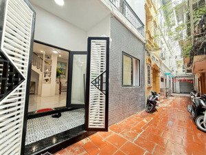 vị trí cực đẹp - sổ phân lô - thoáng trước sau - nội thất đẹp long lanh .45m - chỉ 12.6 tỷ