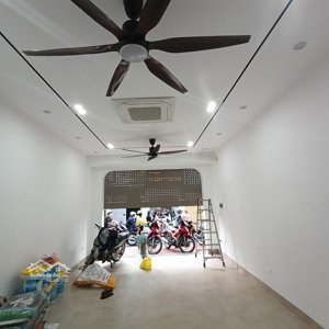 bán gấp nhà mặt phố bà triệu, 28,45 tỷ, 64m2, 4pn, 4wc, 5 tầng,thang máy xịn,vỉa hè,kinh doanh đỉnh
