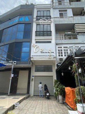 nhỏ mà có võ bán nhà mặt tiền 469a cách mạng tháng 8, p13, q10 dt 3,3x7m kết cấu 5 tầng giá 11,5 tỷ