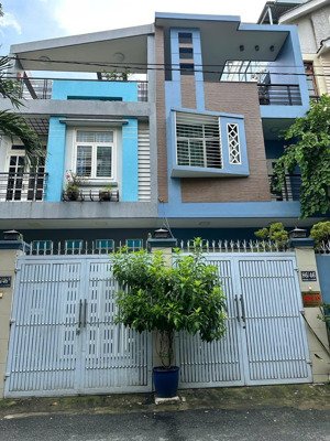 bán nhà góc 2 mặt hẻm xe hơi yên thế - khu sân bay. dt 11,5x12m. kết cấu 3 tầng. giá chỉ 16,8 tỷ