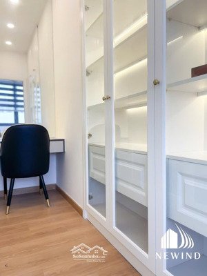 penthouse full tầng rộng thoáng full nội thất thang máy đầy đủ