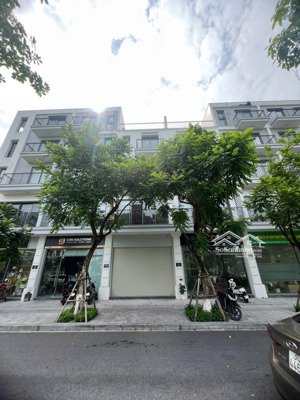 cho thuê nhà liền kề. phù hợp làm vp, trung tâm giáo dục, kinh doanh. giá cả thương lượng.