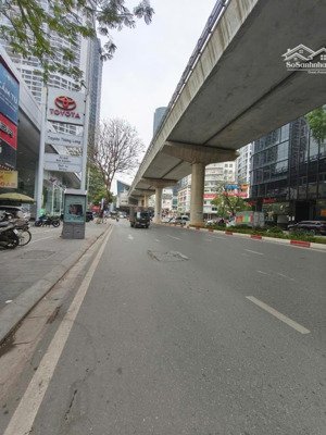 hot nhất cầu giấy, hà nội! nhà một mặt phố, một mặt ô tô tránh, 5 tầng 50m2 giá siêu hời chỉ 39 tỷ