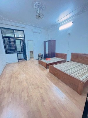 cho thuê căn hộ khép kín mặt phố 4,2tr - 4,8tr, tại 169 đặng tiến đông, đống đa