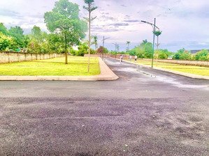 bán đất nền thổ cư 100m2 giá nhỉnh 1,7 tỷ sát đường đang mở 40m , sẵn sổ công chứng sang tên