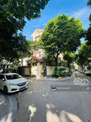 bán nhà lô góc vạn phúc, liễu giai ngõ ô tô tránh nhau, dt 74m2, mt 8m, giá 33.1 tỷ