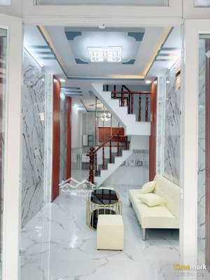 bán nhà ht-17, q12 - 1 trệt 2 lầu,sân thượng, công chứng đồng sở hữu