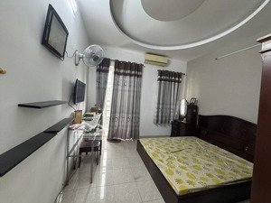 cho thuê gấp nhà riêng 4pn, 3wc, 140m2 tại hẻm 350, đường chiến lược, bình tân, 9 triệu/tháng