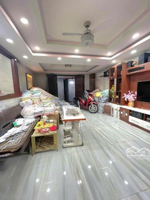 khu vip bàu cát đường nhựa 7m ni sư huỳnh liên 100m 5 tầng lệch hiện đại