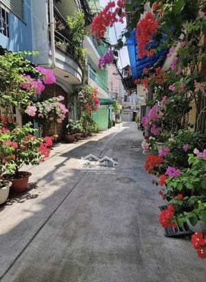 lý thường kiệt 6 tầng 50m hẻm 4 m rộng an ninh dân trí cao chỉ 7,x tỷ