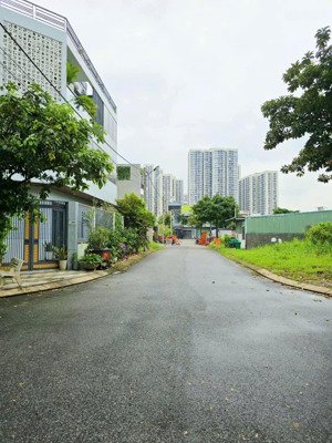 hàng ngộp. siêu rẻ. hxh 545/. đường nguyễn xiển. long thạnh mỹ. quận 9.