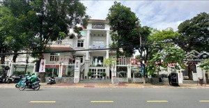 villa mặt tiền nguyễn văn hưởng, p. thảo điền, tp. thủ đức