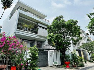 khan hiếm căn biệt thự đẹp - ngay cv cao đức lân - kđt apak - 8x20m - 4 tầng - gía chỉ nhỉnh 38 tỷ