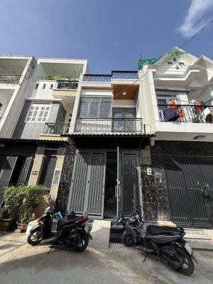 nhà 1 lầu hẻm xe hơi 6m sát ngã tư ga - tl14 - gần gò vấp.dt. 4m x 14m - 4pn, nội thất cao cấp.