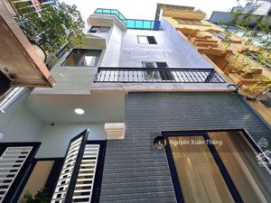 bán nhà phân lô chính kinh - thoáng trước sau - vị trí siêu đẹp - tặng full nội thất 12,6 tỷ.