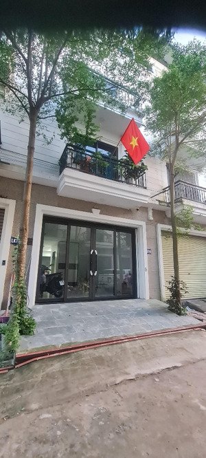 bán nhà kđt thanh hà 81m2 nhà 4 tầng mặt tiền 4,5m hoàn thiện thang máy.