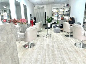 bán nhà c4 mặt tiền đường trần hưng đạo phường đông hoà dt 200m2