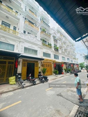 nhà bán hẻm 8m xe hơi ngủ trong nhà, 5 tầng kiên cố, 4m x 16m(64m2) lê văn quới,