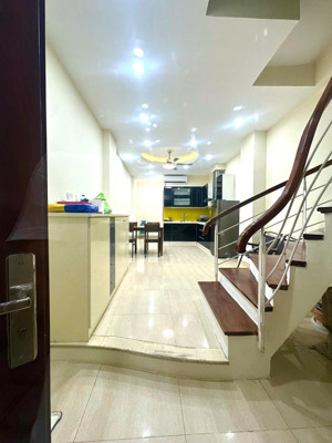 bán nhà 6 tầng đẹp đặng thai mai