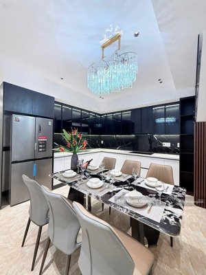 lạc long quân - 7 tầng thang máy - nội thất đẳng cấp - 45m2 - 9 tỷ