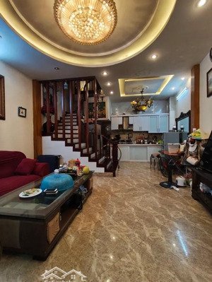 nhà đẹp 50m2 x 5 tầng - cách phố 70m - ngõ rộng đẹp - full nội thất xịn