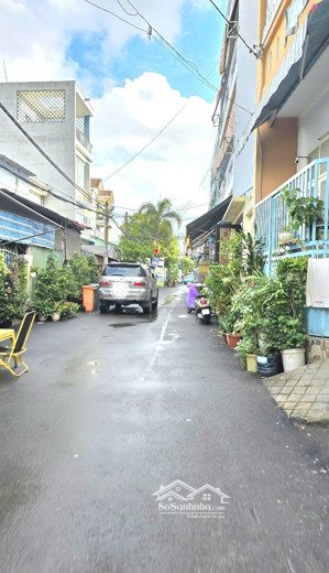 chủ kẹt, bán gấp nhà 70m2, giá nhỉnh 4 tỷ, 5pn, hương lộ 2, gần chung cư saigon - home