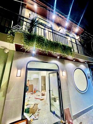 hot nhà đẹp sát mặt tiền đường, huỳnh tấn phát q7, 2 tầng, full nt, chỉ 4tỷ7 tl