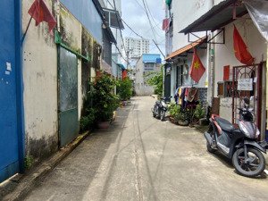 hàng hiếm tân phú ngang 6,5m x 18m có thể tách thành 2 thửa mà nhỉnh 7 tỷ rẻ quá rẻ