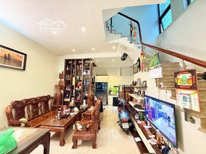 nhà gần phạm ngọc thạch 62m2 mt rộng, lô góc ô tô đỗ cửa, trước nhà thoáng rộng, vừa ở vừa kinh doa