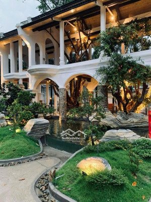 bán nhà hàng mặt tiền dương quảng hàm, 5524m2, 3 tầng, đường 20m, thu nhập hơn 1 tỷ/ tháng