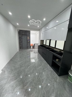 bán nhà láng ngay sát nguyễn chí thanh 5 tầng thang máy mới coong dt38 - giá 9.9 tỷ