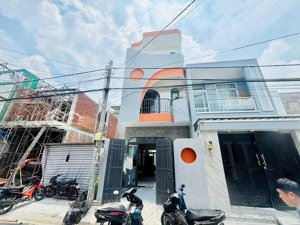 bán nhà phố ngay sau lưng chợ long trường. 1t2l, 4pn, 3wc, 150m2 sàn, giá 5.150 tỷ