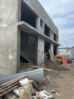 chỉ với 1 tỷ bạn đã có nhà 2 tầng hà nội mới coong. ô tô vào tận nhà