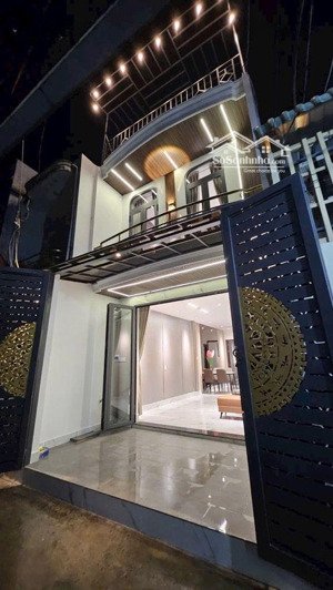 nhà mới phạm văn bạch: 4x13m; 4 phòng ngủ; full nội thất; 5,2 tỷ tl