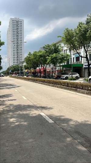 cho thuê nhà kinh doanh geleximco khu c - mặt đường đôi dt 230m2 mt 12m có thang máy