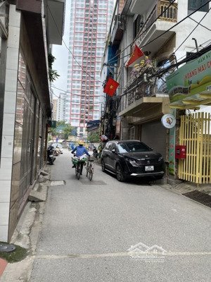 bán nhà giải phóng, hơn 150tr/m2, giá đầu tư, 20m ra ô tô tránh, 50m ra mặt phố giải phóng, 13.9 tỷ