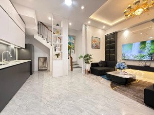 bán nhà phố chính kinh, hàng xóm royal city, 50m2, 2 mặt thoáng sáng, xung quanh đầy đủ tiện ích