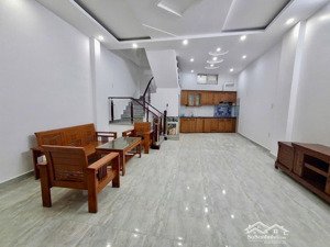 nhà dân xây độc lập ô tô đỗ cách nhà 30m tại phương lưu, đông hải 1