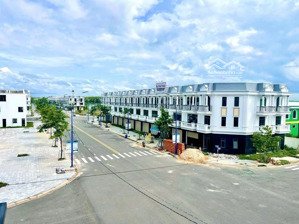 hàng hiếm tại bán shophouse 3pn, 4wc, 100m2, 3,9 tỷ ở thăng long central city, bình dương