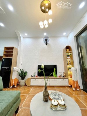 nhà mê mặt tiền đinh công tráng